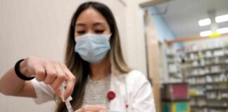 Rising Covid Cases: Vaccine Timing Concerns news-13082024-075058