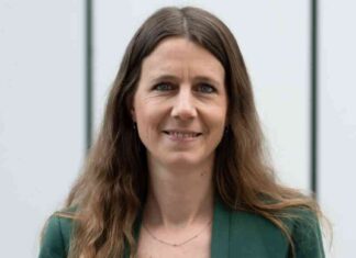 Unveiling the Insights from 7 Years of Living with a Brain-Computer Interface news-15082024-074628