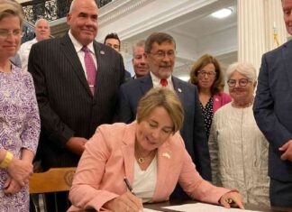 Massachusetts Governor Signs Law to Phase Out Toxic PFAS in Firefighters’ Gear news-16082024-022717