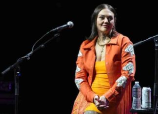 Elle King Shares Childhood Experience at ‘Fat Camp’ news-16082024-022905