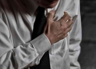 Supporting Someone Through a Panic Attack: Tips and Strategies news-16082024-143521