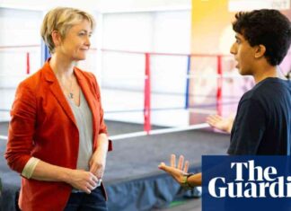 Challenges Faced by Today’s Teenagers According to Yvette Cooper news-16082024-204007