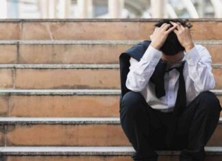 Understanding Anxiety Disorders: Man’s Panic Attack on Live News news-23082024-105642