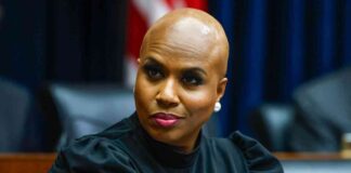 Pressing the FDA: Delayed Proposal to Ban Hair-Straightening Chemicals news-29082024-233515