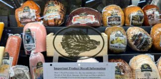 Investigation Reveals Mold, Leaky Pipes, and Flies at Boar’s Head Plant news-30082024-234349