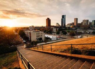 Choosing Resilience: A Story of Overcoming Adversity | NIH MedlinePlus Magazine news-01112024-001405