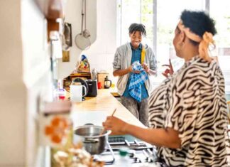 Tips for Discussing Drugs & Alcohol with Teens: Expert Advice | NIH MedlinePlus Magazine news-01112024-121841