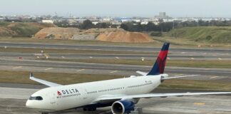 Comparing Passenger Experiences: Delta Flight DL275 Diverted at LAX Delta Flight DL275 diverted, DL275 LAX diversion, Delta emergency landing LAX, DL275 flight update, Delta diverted flight news, DL275 incident report, LAX airport flight diversion