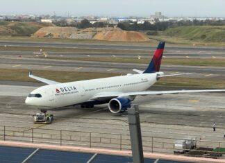 Comparing Passenger Experiences: Delta Flight DL275 Diverted at LAX Delta Flight DL275 diverted, DL275 LAX diversion, Delta emergency landing LAX, DL275 flight update, Delta diverted flight news, DL275 incident report, LAX airport flight diversion
