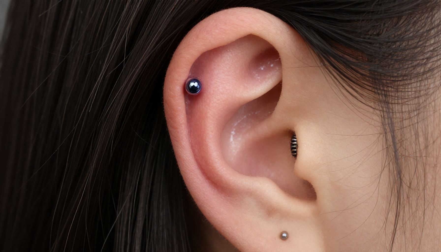 5 Ways to Style Your Snakebite Piercing for Maximum Impact*