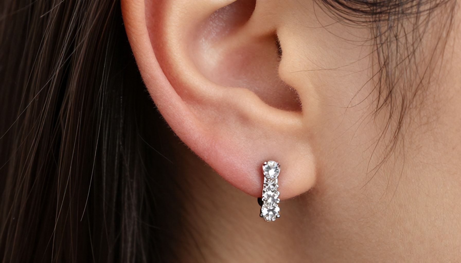 How to Choose the Perfect Jewelry for Your Vertical Labret Piercing*