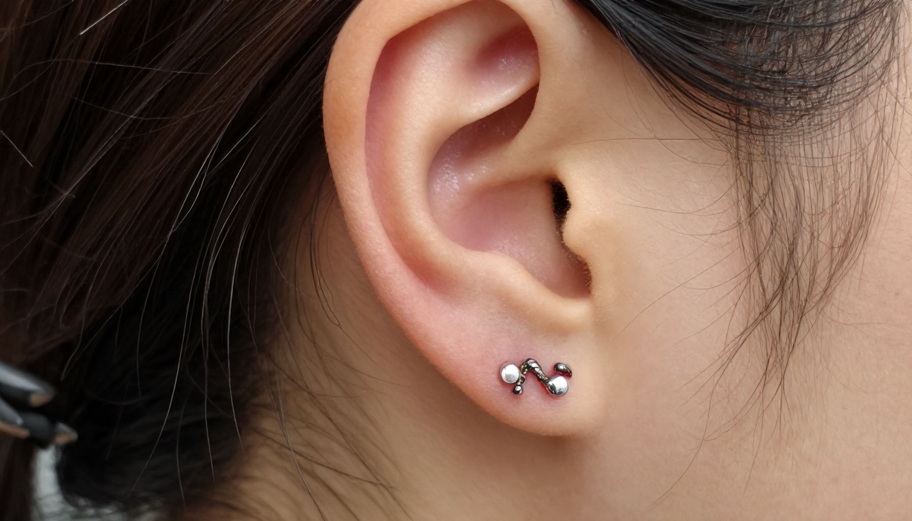 The Truth About Snakebite Piercings: Pain, Healing, and Aftercare*